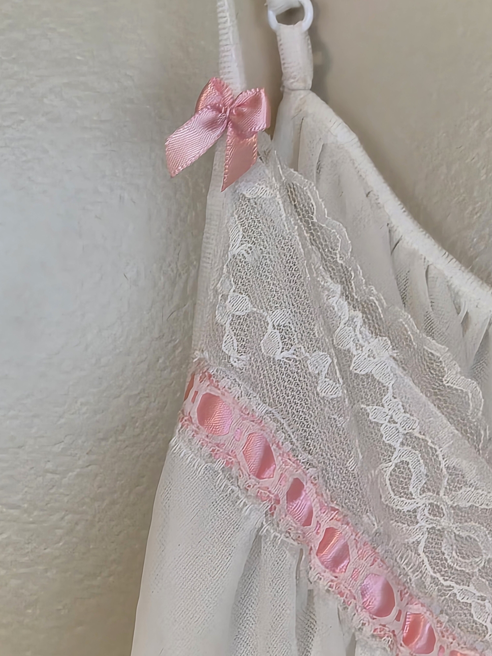 Betsey Johnson Y2K White Chiffon Chemise with Pink Lace Trim Sabrina Carpenter - Picture 6 of 7